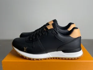 Replica Louis Vuitton Run Away