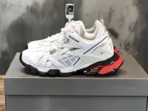 Replica Balenciaga Track